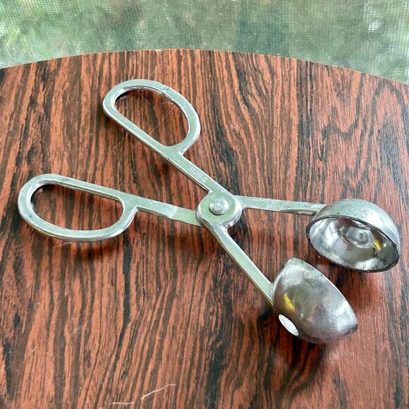 Vintage Metal Meatball Tongs – Mid Century Food Scoop Tool Taiwan Kitchen Gadget - Picture 1 of 9